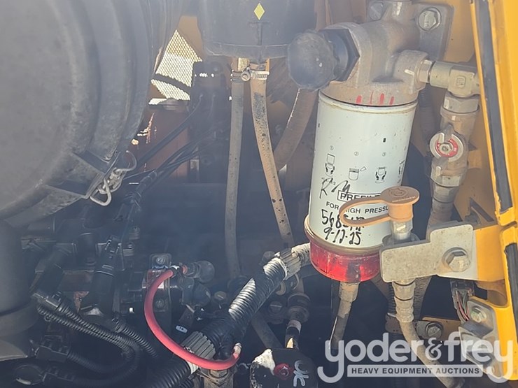 2023-komatsu-d61px-24-image-53