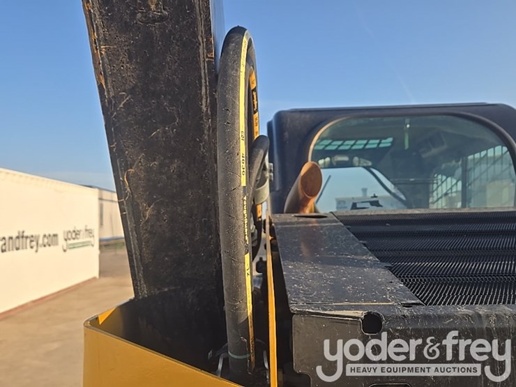 2021-caterpillar-289d3-image-35