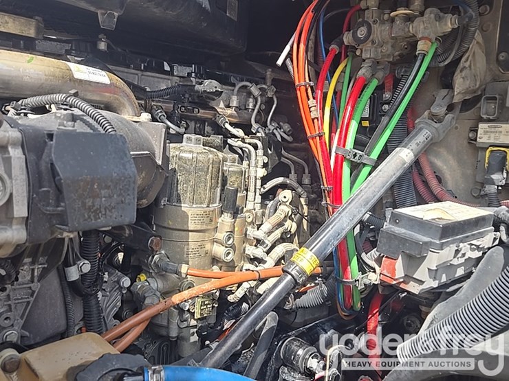 2012-freightliner-cascadia-125-image-62