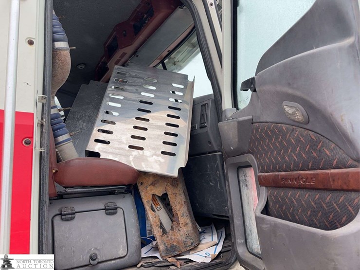 non-operable-2014-mack-pinnacle-t/a-day-cab-tractor-image-21