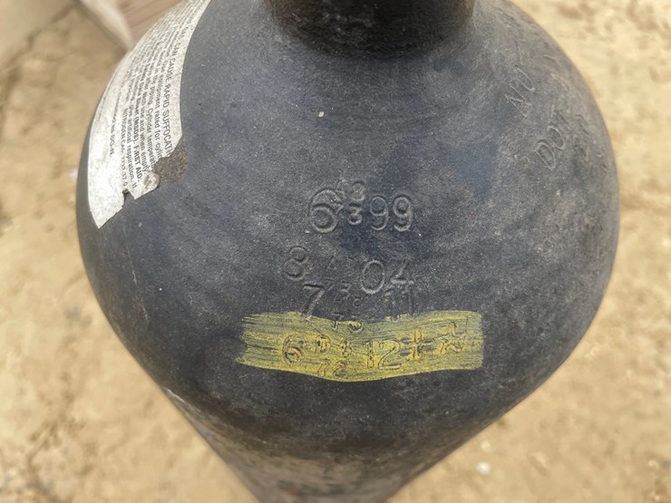 #3922-•-(7)-refrigerant-tanks-and-(1)-nitrogen/argon-tank-image-8