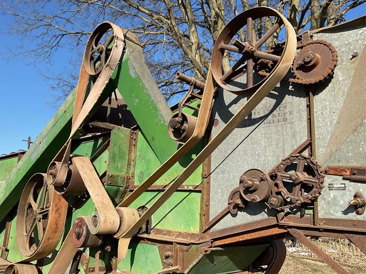 john-deere-threshing-machine-with-hart-feeder-image-26