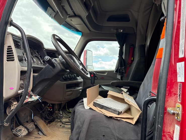 2018-peterbilt-579-image-6