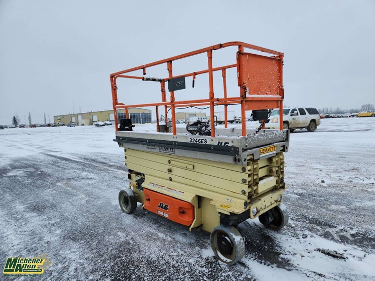 2014-jlg-3246es-image-7