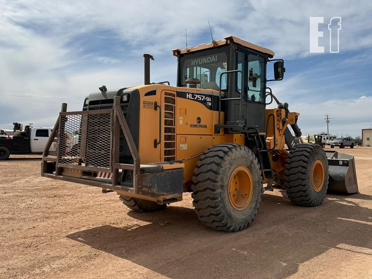 2014-hyundai-hl757tm-9a-image-3