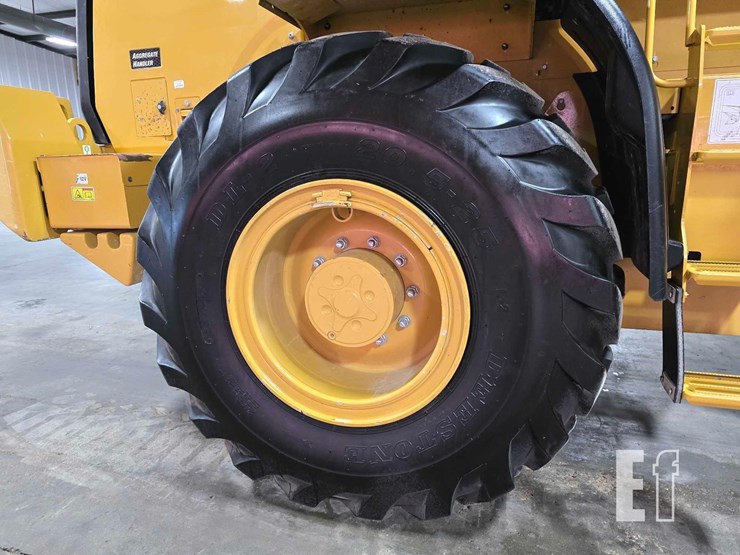 2022-caterpillar-920-image-28