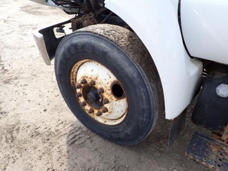 2012-ford-f750-xlt-image-35