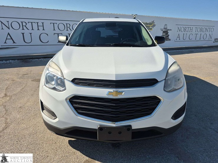 2016-chevrolet-equinox-ls-image-2