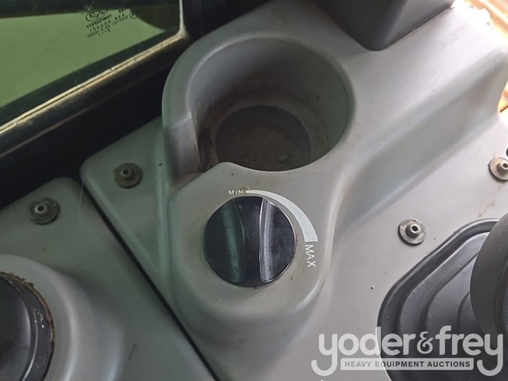 2014-komatsu-d61px-23-image-98