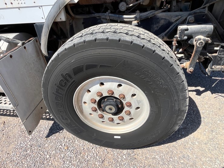 2000-kenworth-t800-image-11