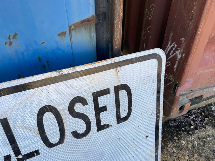 #3928-•-(2)-metal-retired-road-signs-image-5