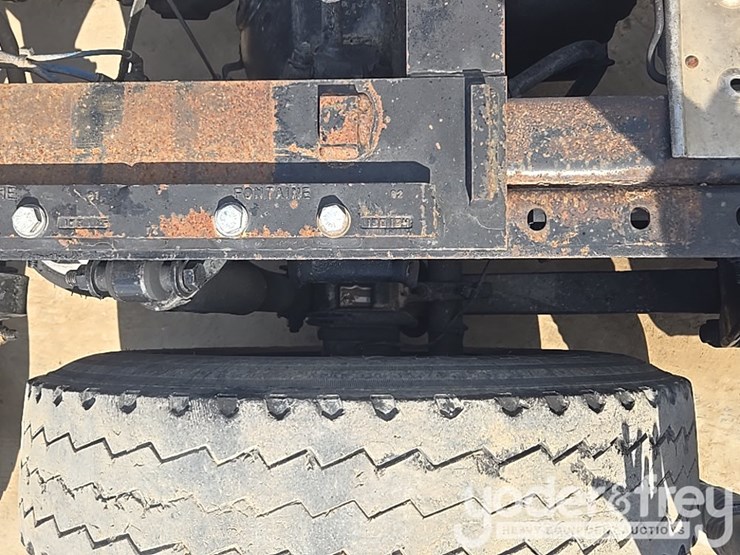 2014-freightliner-cascadia-113-image-31