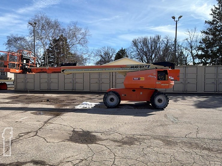 2014-jlg-600s-image-14
