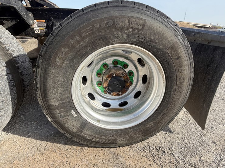 2021-peterbilt-367-image-9