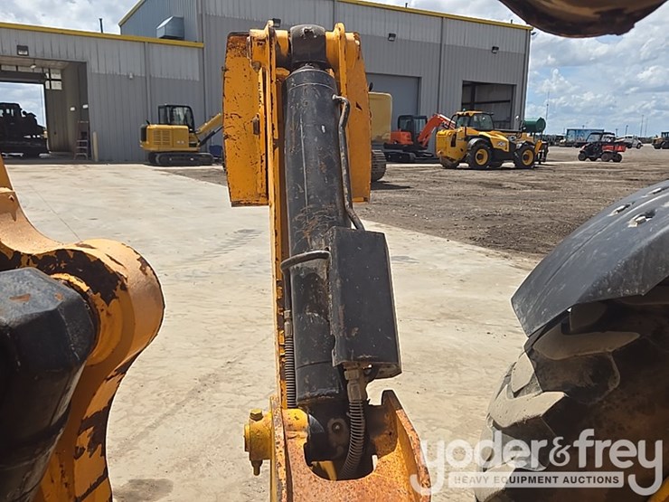 2018-jcb-512-56-image-29