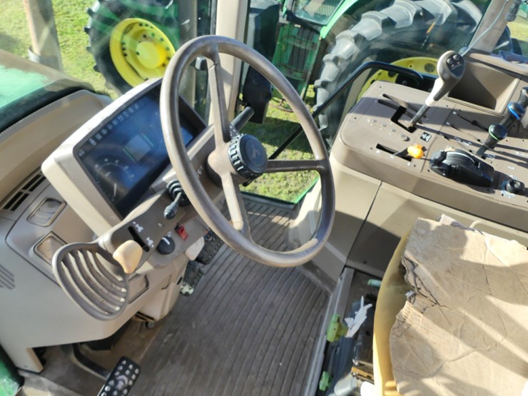 2011-john-deere-7330-image-12
