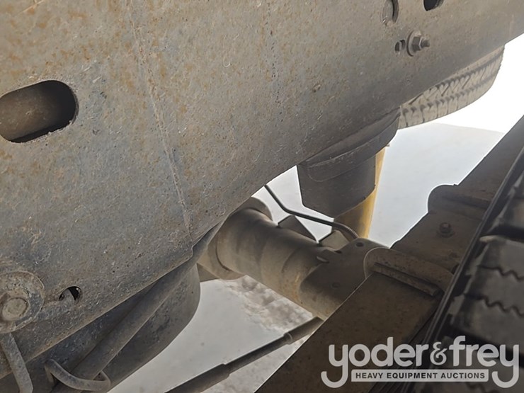 2002-chevrolet-silverado-2500hd-image-22