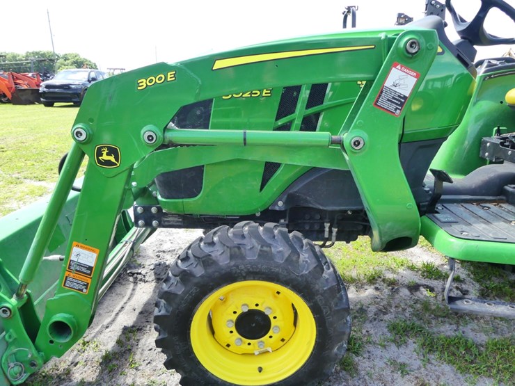 2024-john-deere-3025e-image-10