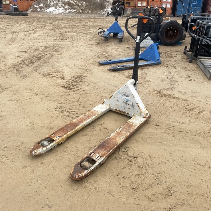 #3916 • Crown 5,000 Lbs. Pallet Jack