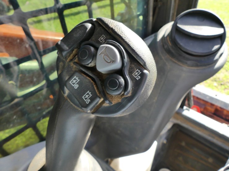 2024-kubota-svl75-3-image-14