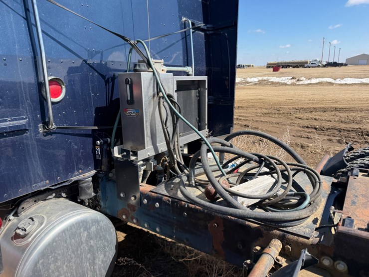 2005-peterbilt-379-image-7