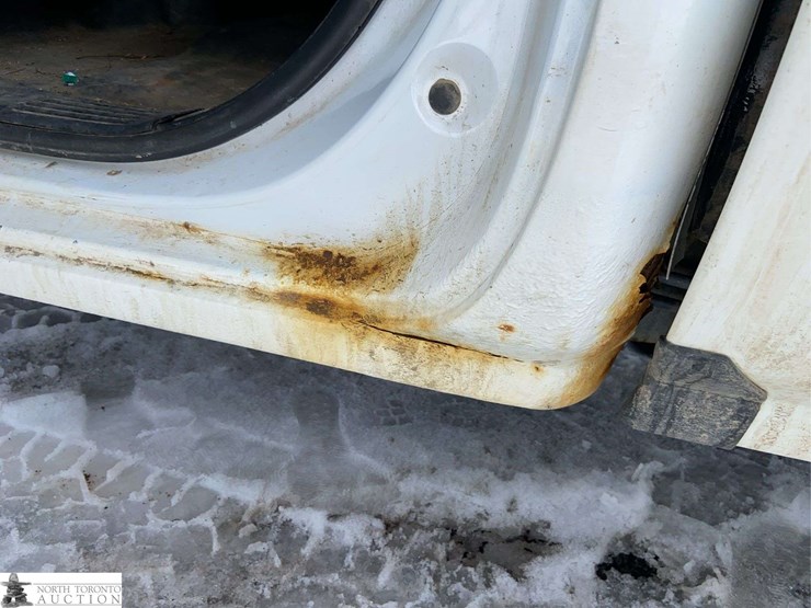 2017-chevrolet-silverado-1500-image-29