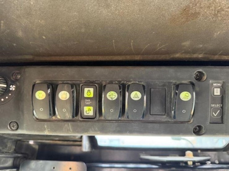 2007-john-deere-328-image-12