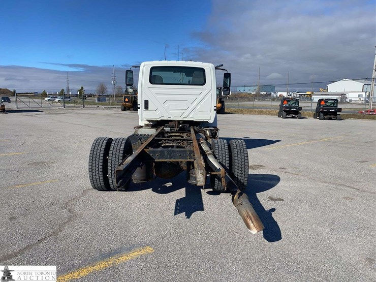 2017-international-durastar-4300-image-6