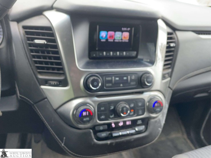 2017-chevrolet-tahoe-image-13