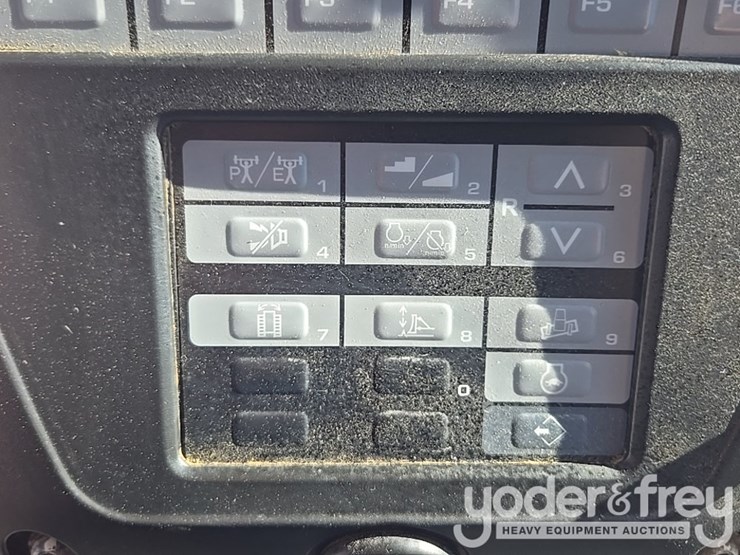 2023-komatsu-d61px-24-image-80