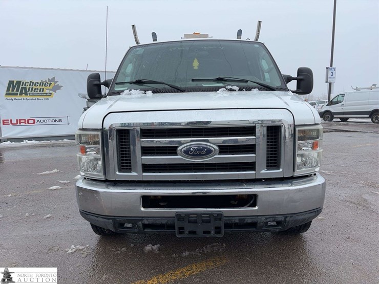 2011-ford-cargo-image-2