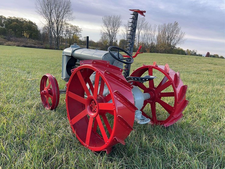 1922-fordson-tractor-image-3