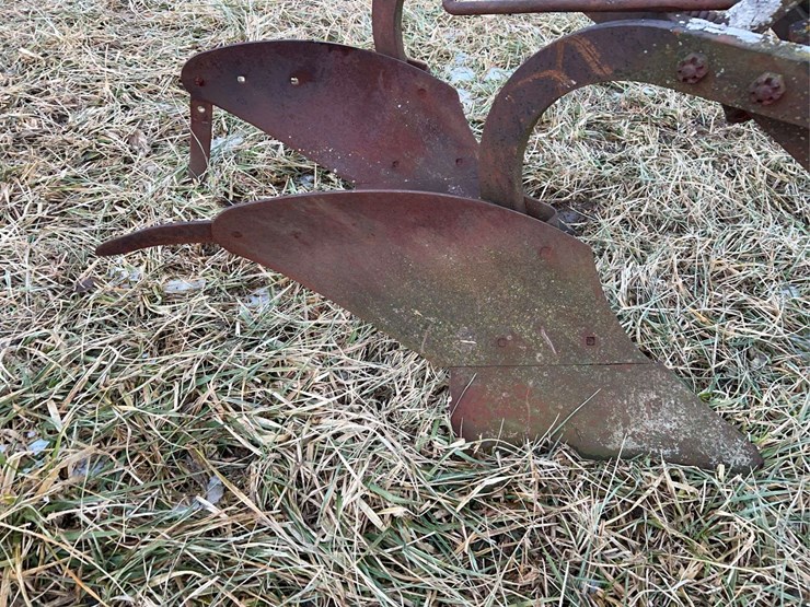 two-bottom-fordson-plow-image-17