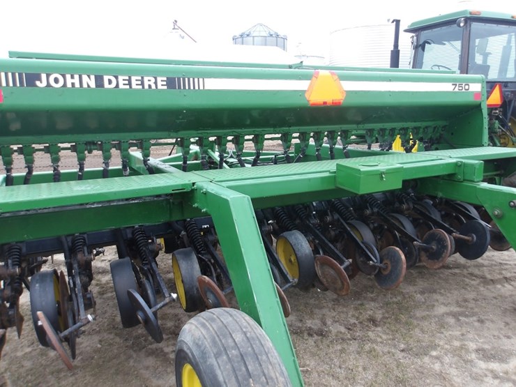 john-deere-750-image-4