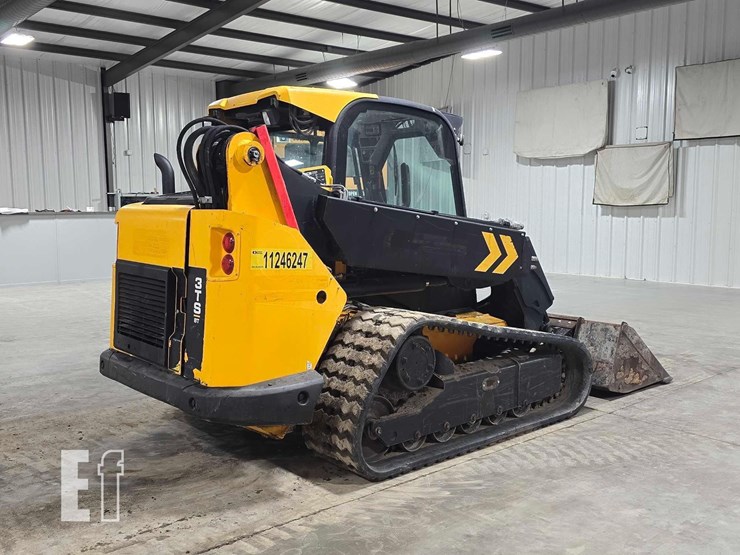 2021-jcb-3ts-8t-image-3