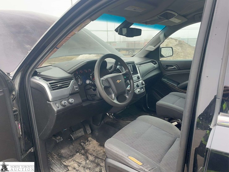 2017-chevrolet-tahoe-image-11