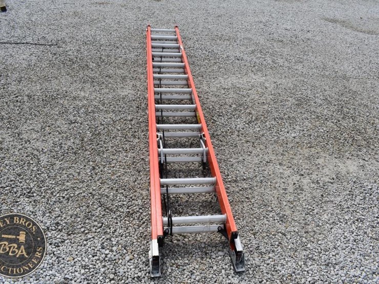 warner-24ft-fiberglass-extension-ladder-42915-image-3