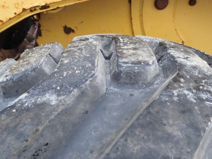 2009-caterpillar-232b-image-61