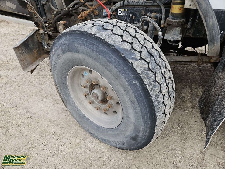 2013-kenworth-t800-image-10