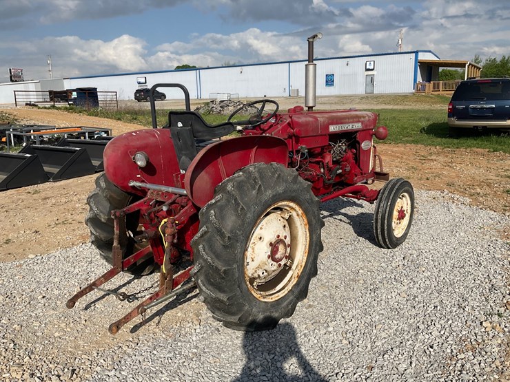 international-240-image-4