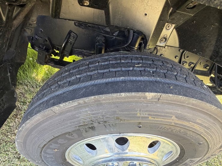 #31771-•-2015-caterpillar-tandem-axle-truck-tractor-image-13