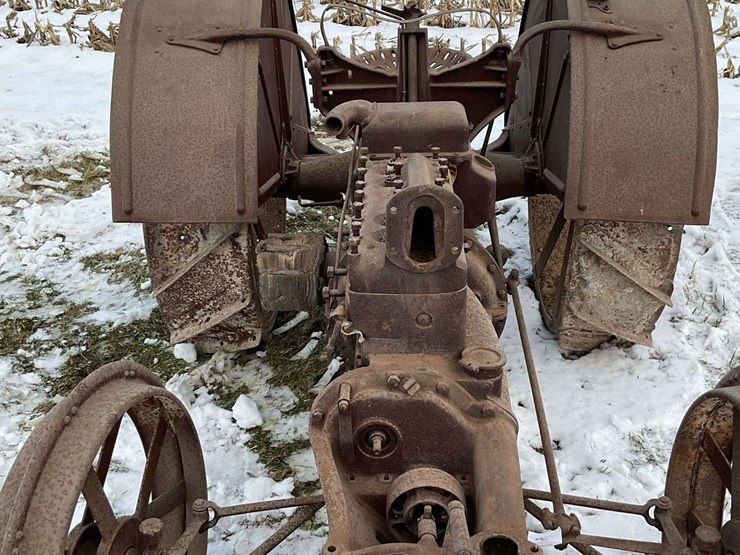 fordson-(usa)-parts-tractor-image-9