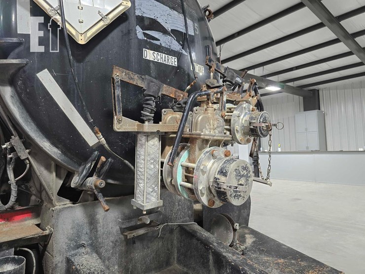 1992-ibex-6218-image-10