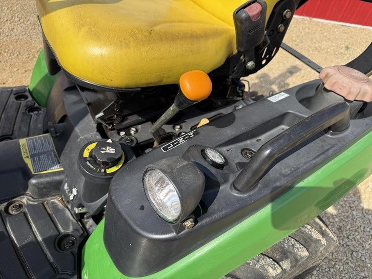 john-deere-1026r-image-12