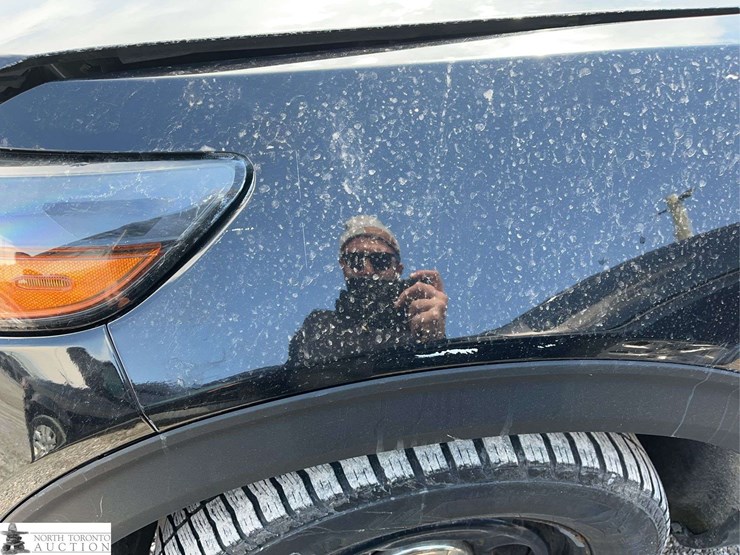 2020-ford-explorer-image-23