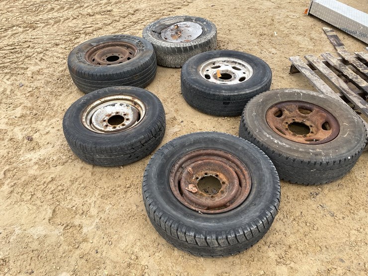 #3926-•-(6)-spare-rims-and-tires-image-4