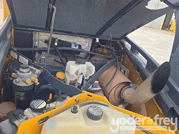 2011-deere-328d-image-34