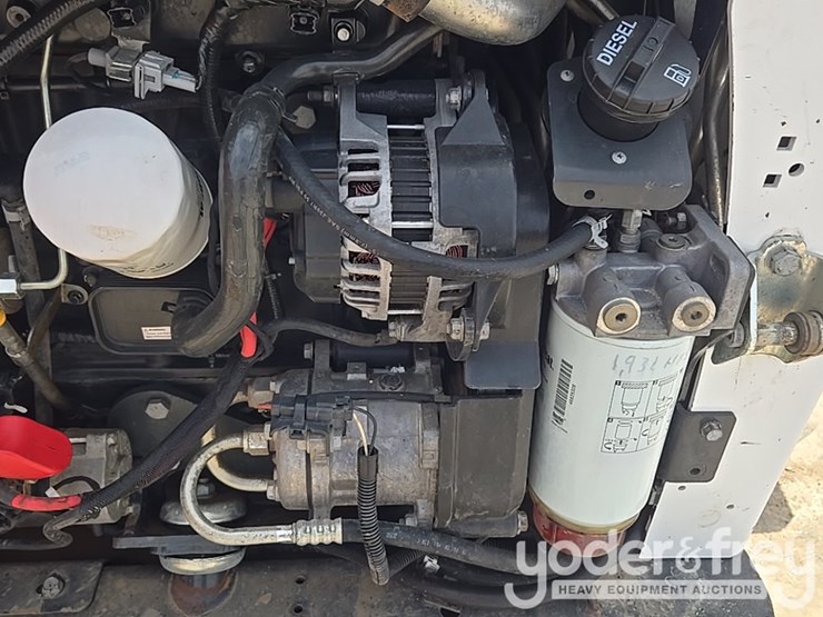 2021-bobcat-t740-image-60