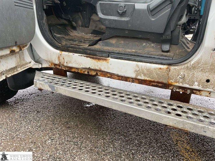 2016-ford-f350-image-32