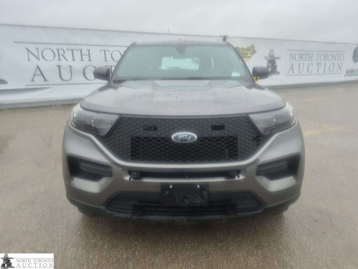 2020-ford-explorer-image-2